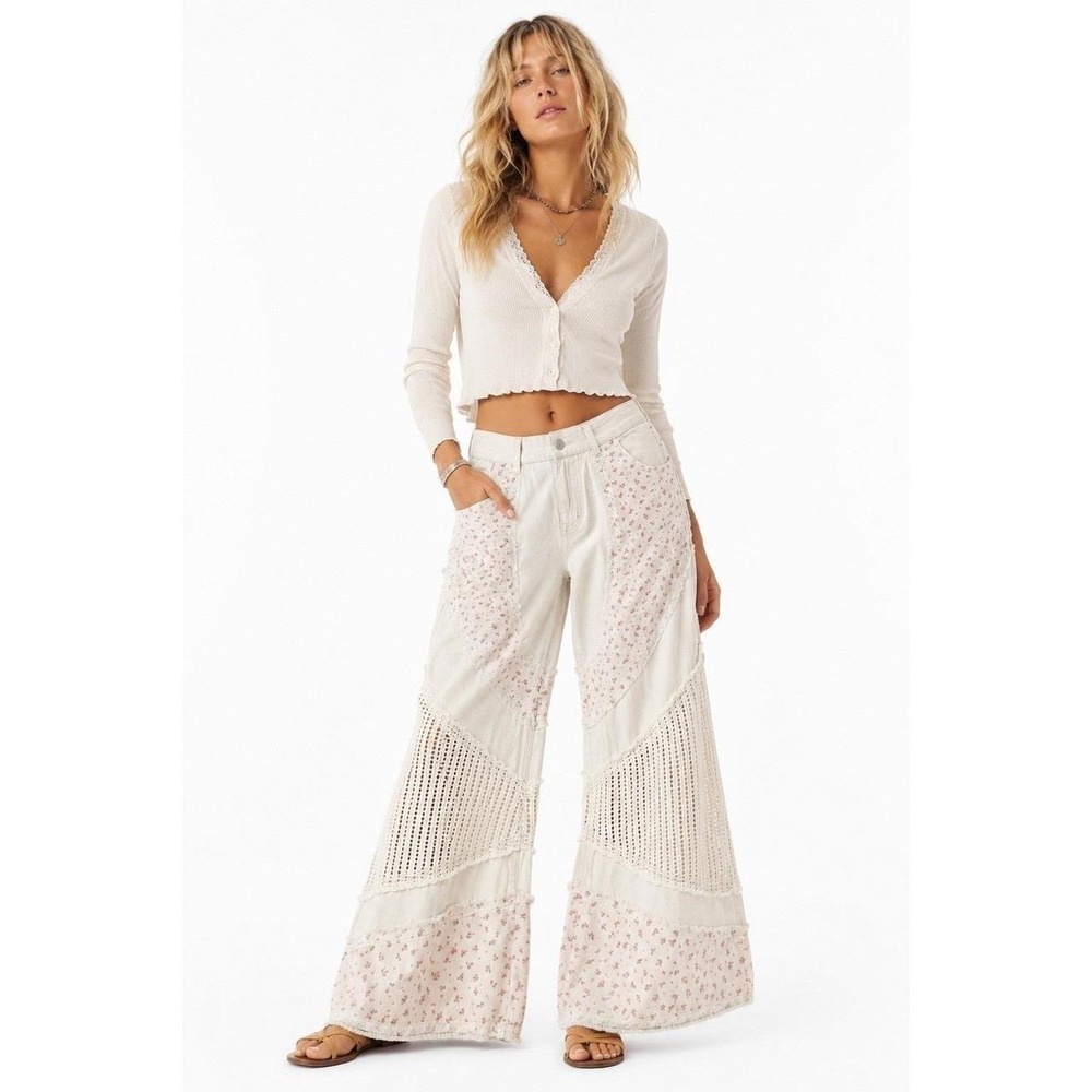 POL Patchwork Wide Leg Jeans Cream Floral Lace Crochet L Ditsy Floral Boho